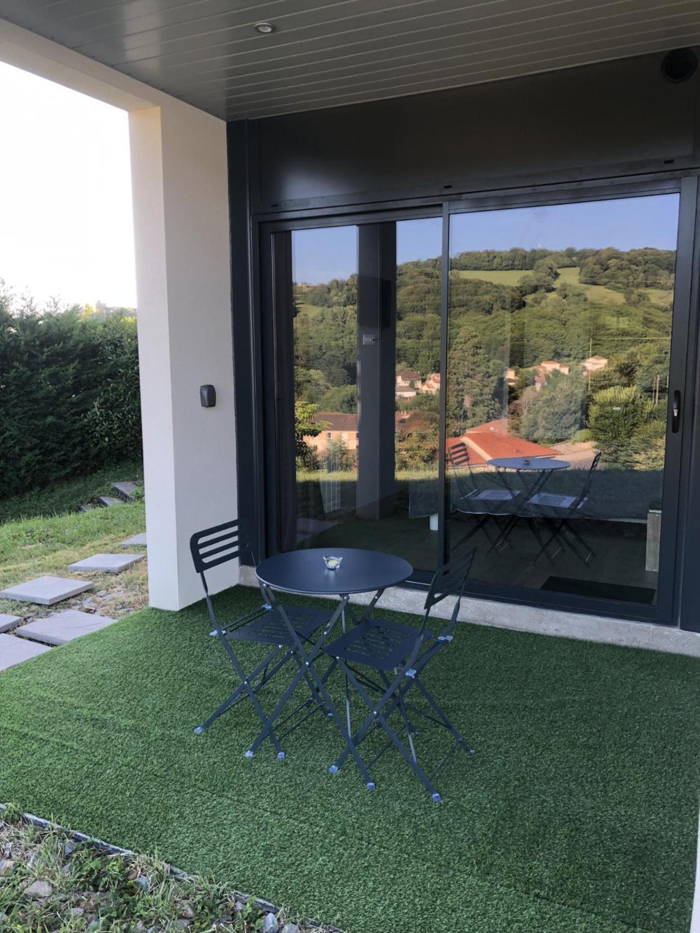 Mini Avec Terrasse *